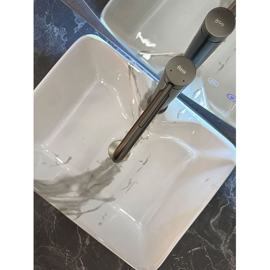 Bezvremenski umivaonik REA Kelly Marmo