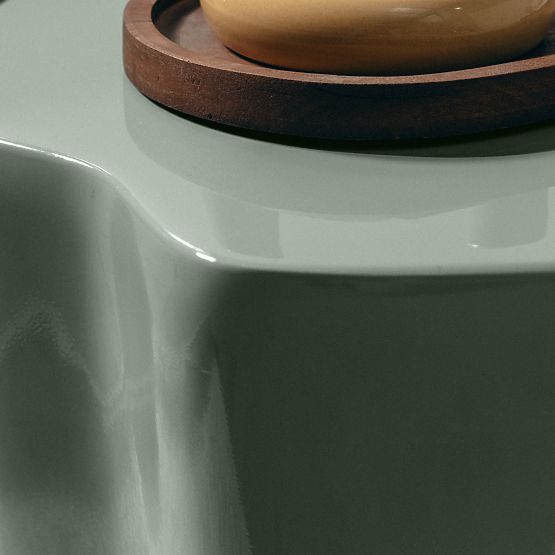 Bočni stolić Bow 49 cm, kaduljin, sjajni, zaobljeni oblici