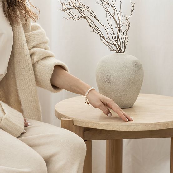 Bočni stolić Medley 50 cm, okrugli, travertin/jasen