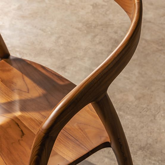 Drvena stolica Sande zaobljena, prirodna, tikovina