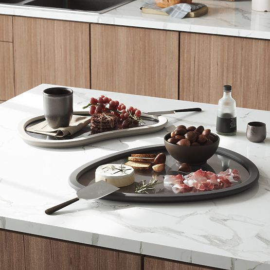 Kuhinjski dodaci nepravilnog oblika HUB boja grafitna stil minimalistički umbra