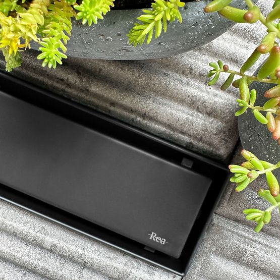 Linearni odvod REA Neox za Crni 50