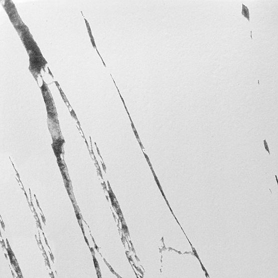 Metalni stalak za cvijeće MOGREN bijeli mramor