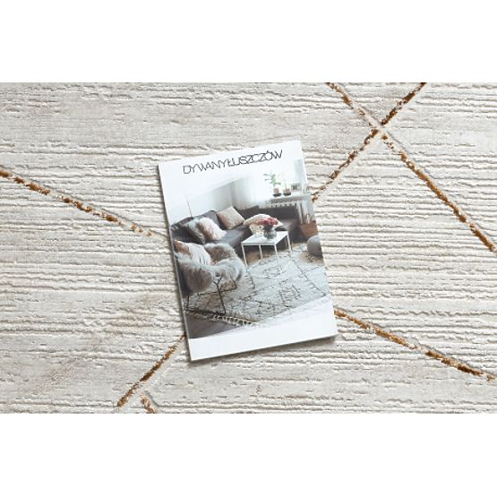 Moderni tepih DUKE 51557 krem / zlatna - Geometrijski, strukturiran, vrlo nježan, resice