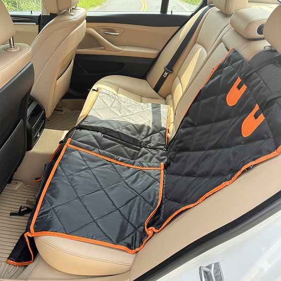 Navlaka za automobil za psa MALTAN