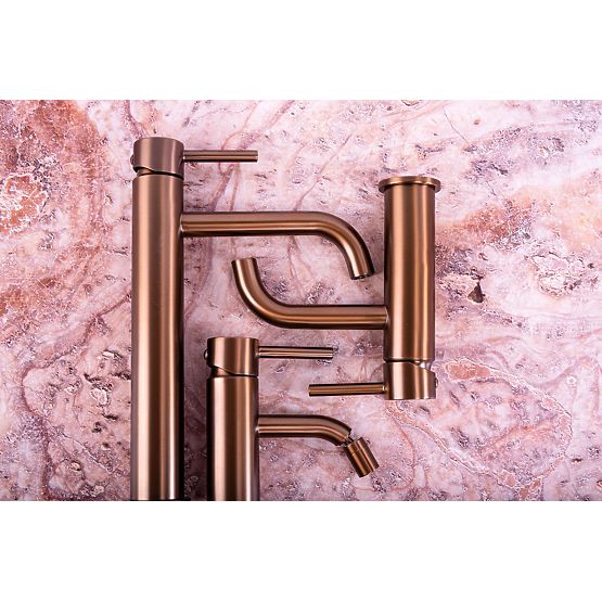 Podžbukni set za kadu i tuš Rea Lungo Četkana Bakar