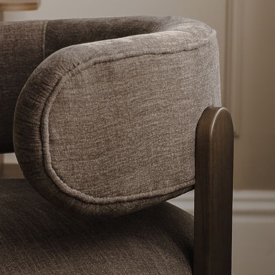 Relaksacijska fotelja Dolce, zaobljeni oblici, smeđa espresso, orah