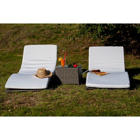 Set ležaljki sa stolom SUCCESSO od sivog tehnoratana