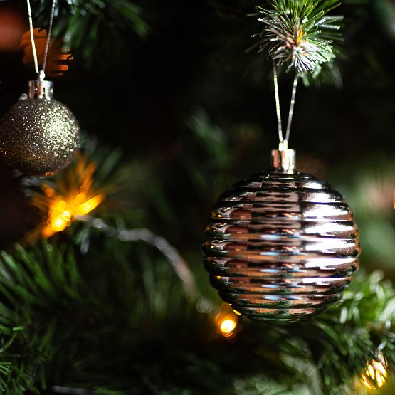 SREBRNE BOŽIĆNE KUGLE 36 KOM 311433C