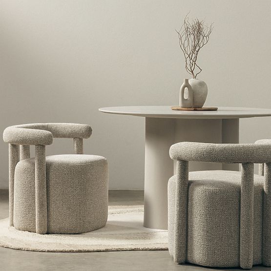 Tapecirana fotelja Glen siva, obli oblici