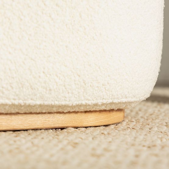 Tapecirana fotelja Imai bijela, obli oblici