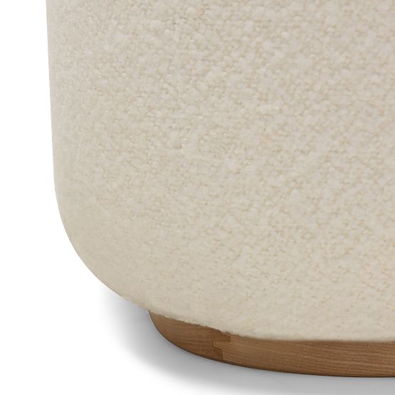 Tapecirana fotelja Imai bijela, obli oblici