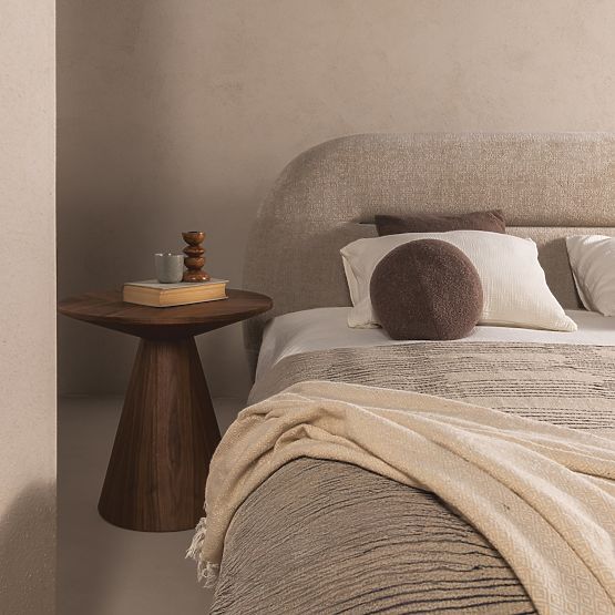 Tapecirani krevet Luno 140x200 cm, s podnicom i spremištem, svijetlo bež, zaobljen