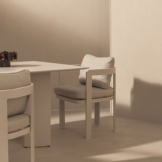 Vrtna stolica Japori aluminijska, svijetlo bež, zaobljena