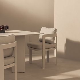 Vrtna stolica Japori aluminijska, svijetlo bež, zaobljena